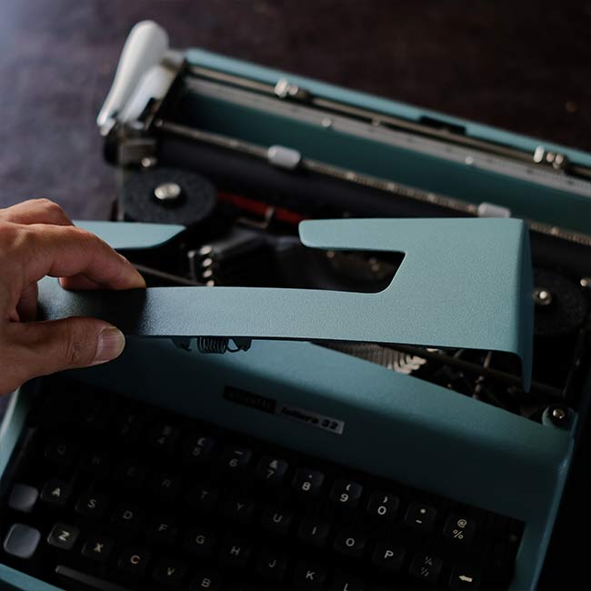 OLIVETTI Lettera 32 typewriter with ink ribbon replaced