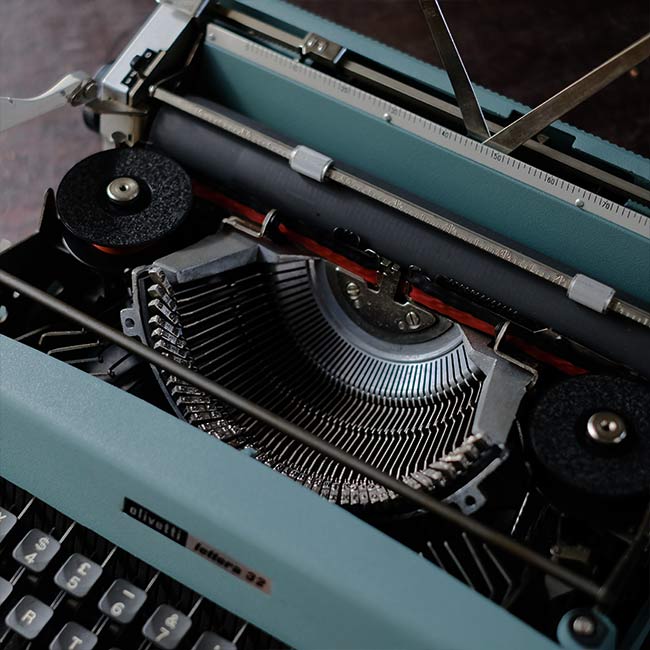 OLIVETTI Lettera 32 typewriter with ink ribbon replaced