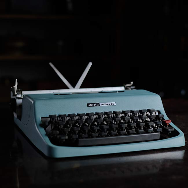 OLIVETTI Lettera 32 typewriter with ink ribbon replaced