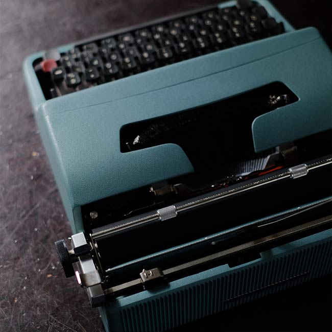 OLIVETTI Lettera 32 typewriter with ink ribbon replaced