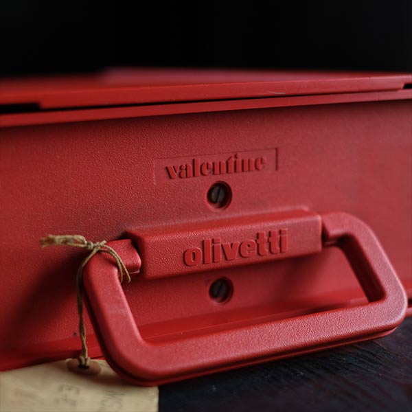 OLIVETTI ’Valentine’ タイプライター（英字）インクリボン交換済み