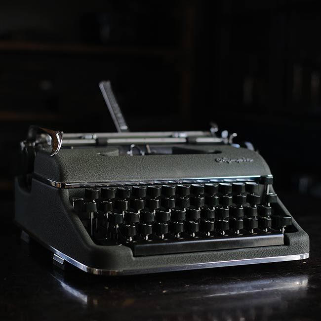 OLYMPIA De Luxe SM3 typewriter ink ribbon replaced