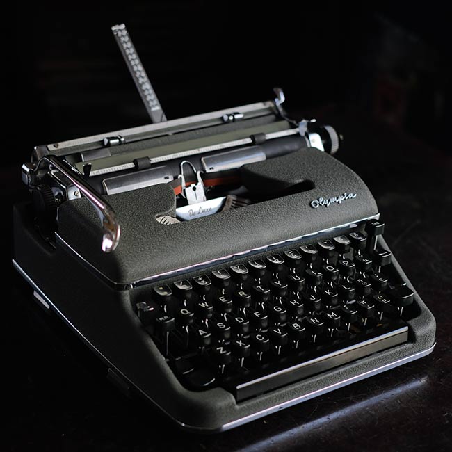 OLYMPIA De Luxe SM3 typewriter ink ribbon replaced
