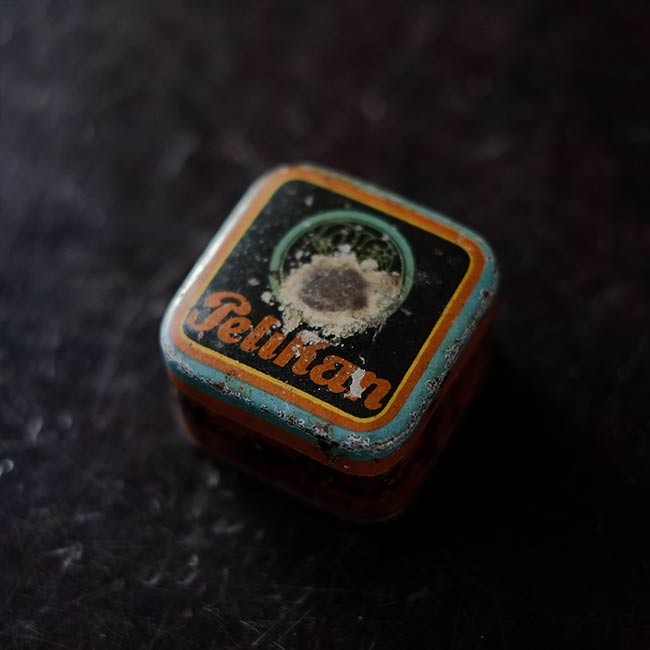 Pelikan ink can
