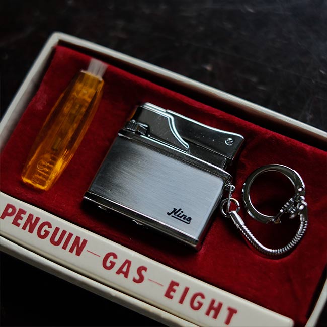 PENGUIN EIGHT gas lighter