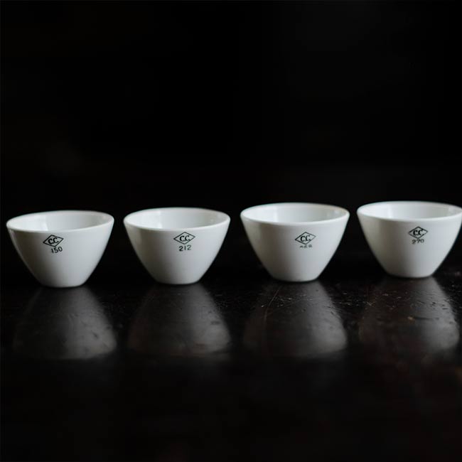 Porcelain mini crucible