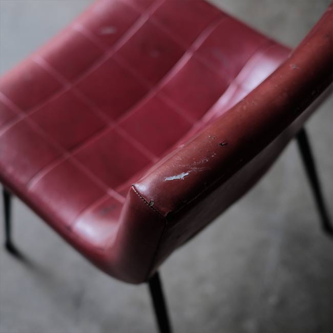 鉄脚のレトロチェア