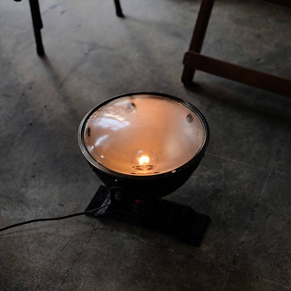 S&M Lamp Co. Spotlight