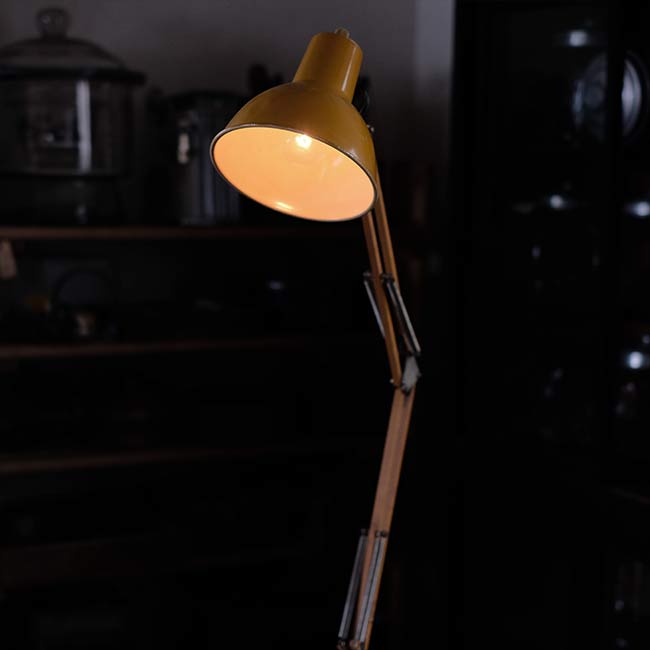 サンワギケンのZライト(デスクライト)