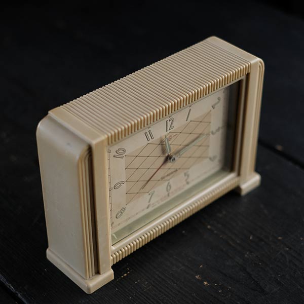 SEIKOSYA table clock
