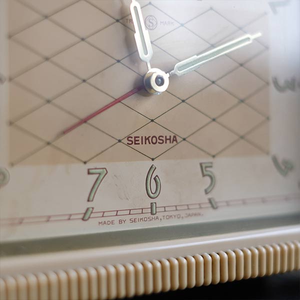 SEIKOSYA table clock