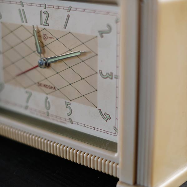 SEIKOSYA table clock