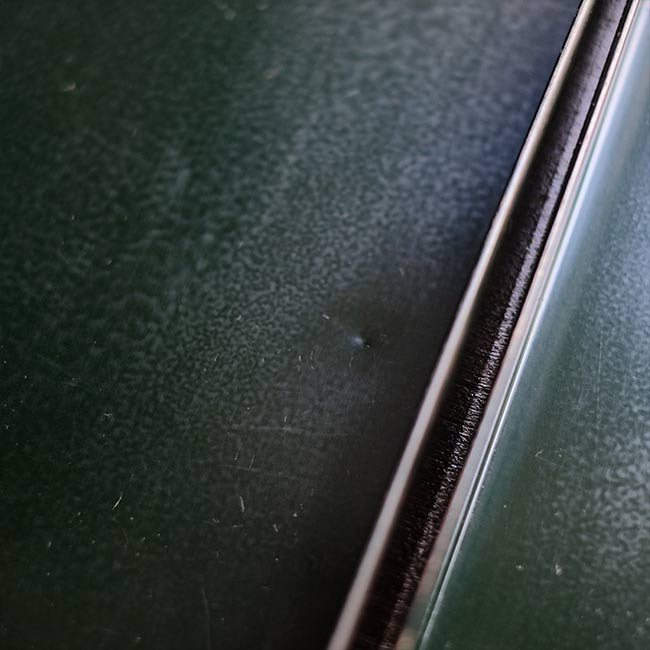 シャッター扉のスチール製の引き出し(A4、7段)