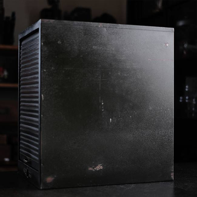 シャッター扉のスチール製の引き出し(A4、7段)