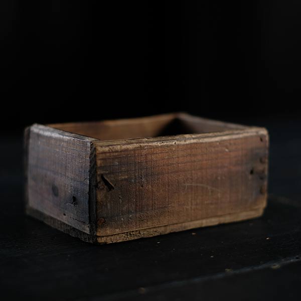 Simple wooden box