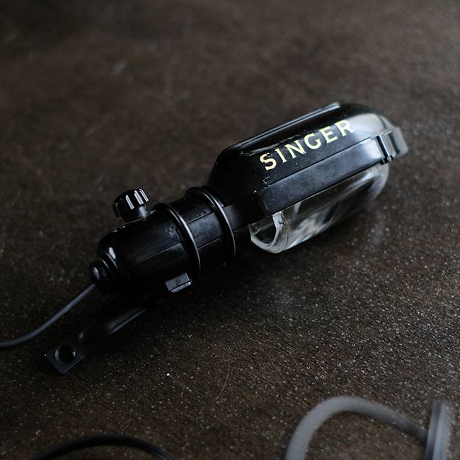SINGER Sewing Machine Light