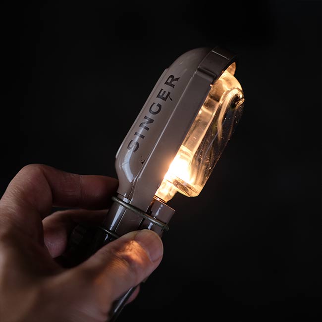 SINGER Sewing Machine Light