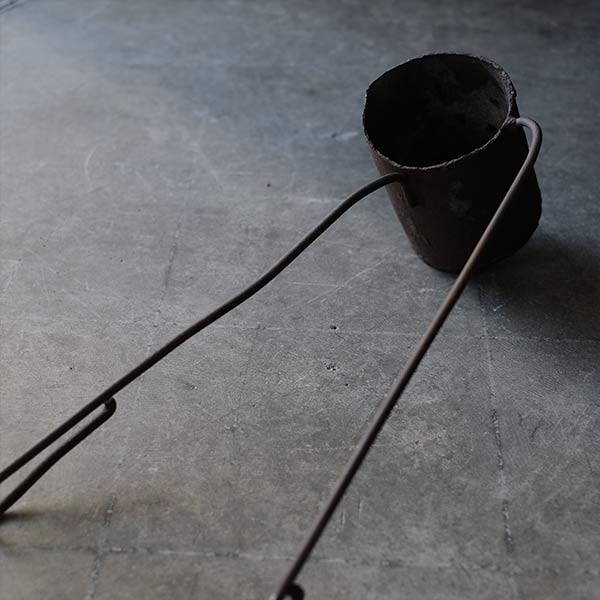 Pouring hot water for casting