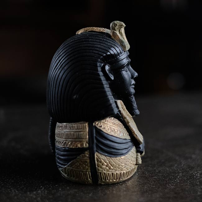 Tutankhamun figure