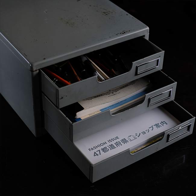 スチール製引き出し(A4、3段)