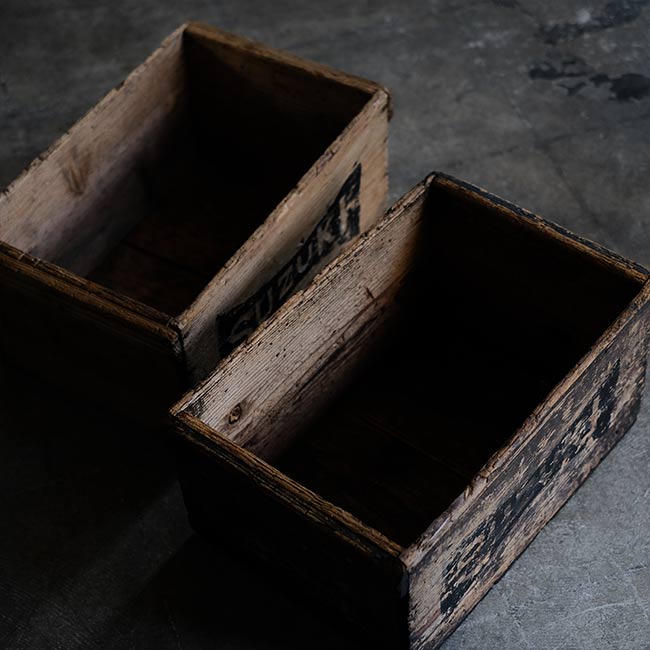 Wooden box with outstanding wood flavor
