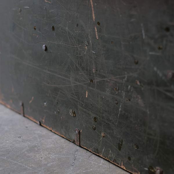 TEXAS TRUNK CO. Military trunk (wooden box) with handwritten lettering