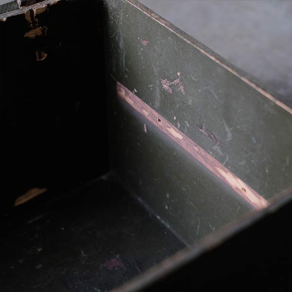 TEXAS TRUNK CO. Military trunk (wooden box) with handwritten lettering