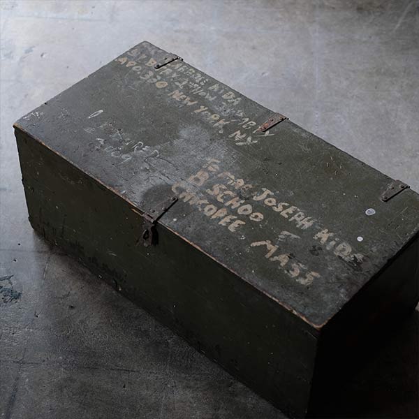 TEXAS TRUNK CO. Military trunk (wooden box) with handwritten lettering