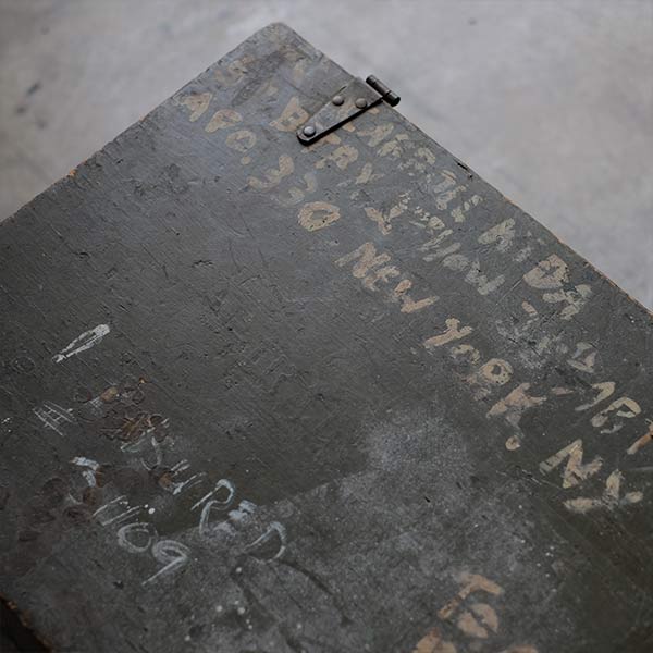 TEXAS TRUNK CO. Military trunk (wooden box) with handwritten lettering