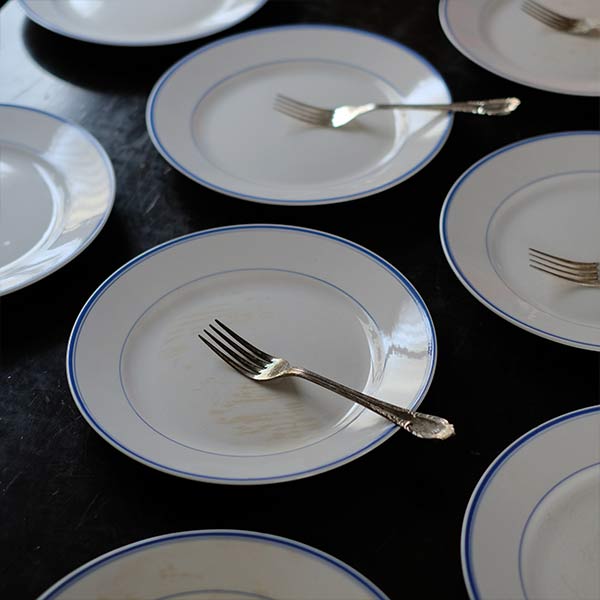 THE IRONSTONE Blue Line Plate φ23cm
