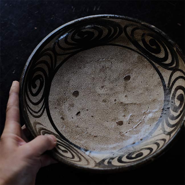 Horse-eye plate