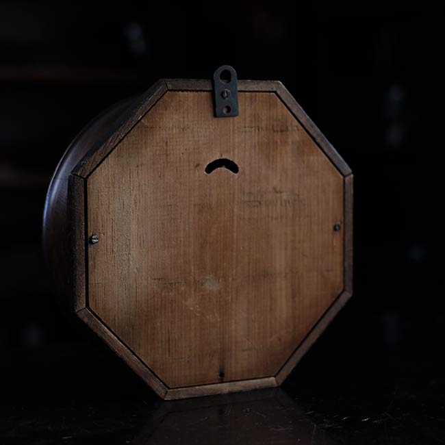 Manual winding wall clock