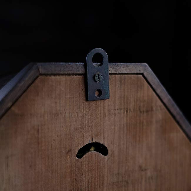 Manual winding wall clock