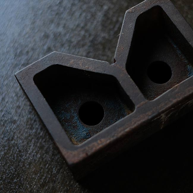 Rusty V-block