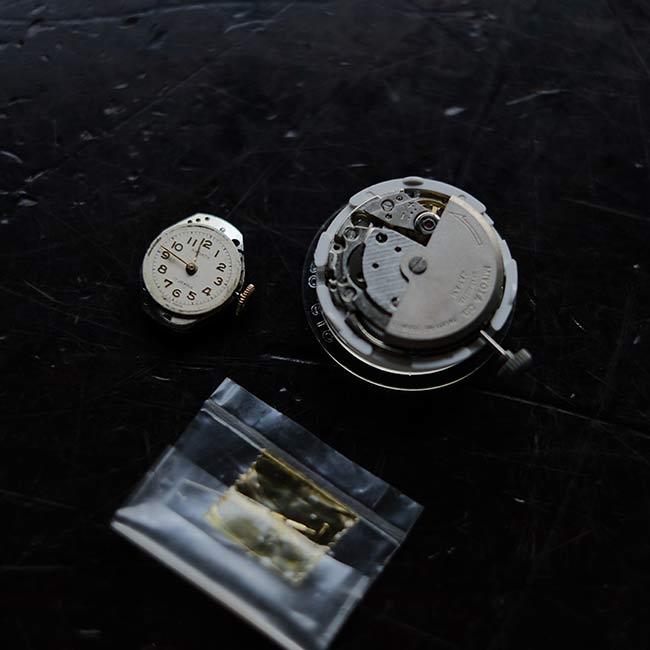 Clock movement (2 pieces)