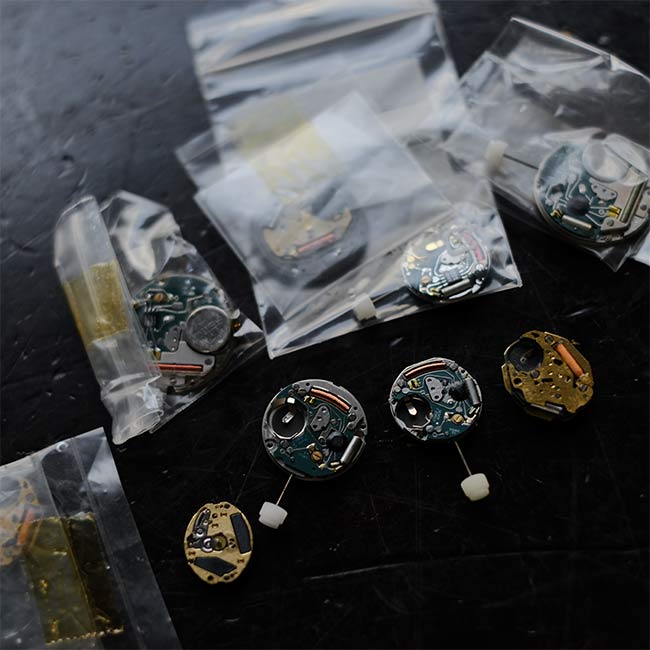 Clock movement (9 pieces)