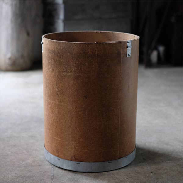 Cylindrical container