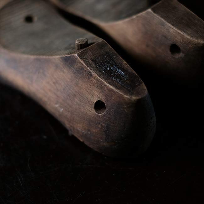 Wooden shoe last