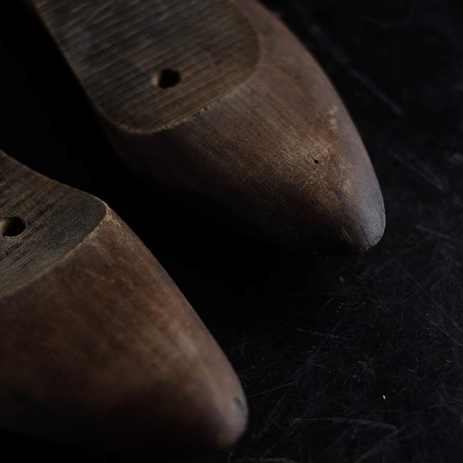 Wooden shoe last