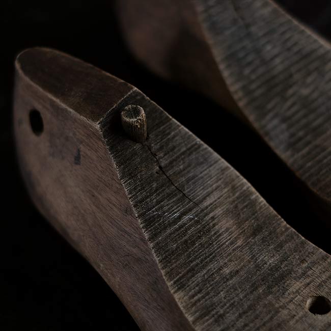 Wooden shoe last