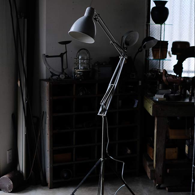 Yamada Lighting Z Light with Stand