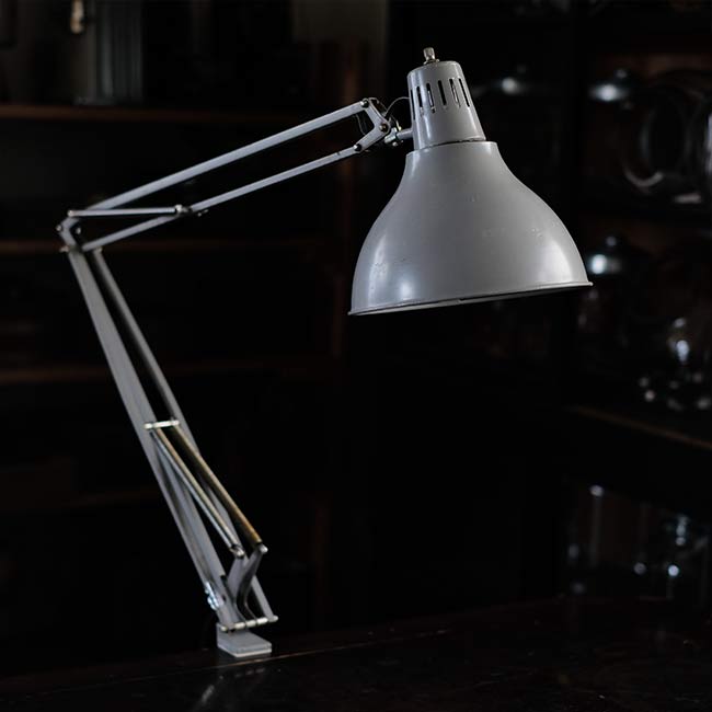 Yamada Lighting's Z Light (desk light)