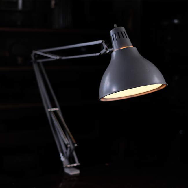 Yamada Lighting's Z Light (desk light)