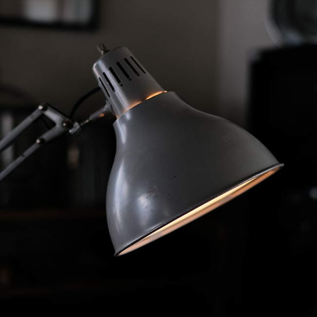 Yamada Lighting's Z Light (desk light)