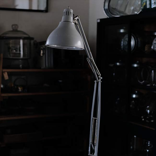 Yamada Lighting's Z Light (desk light)