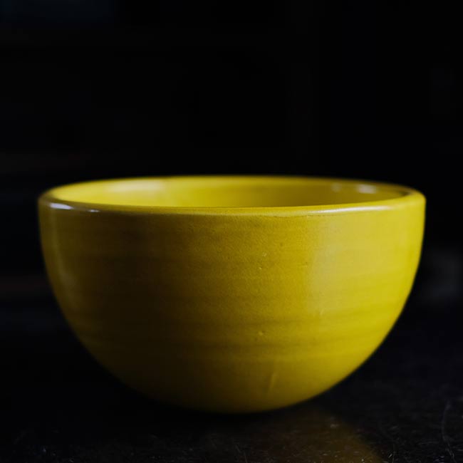 Yellow glazed kneading bowl