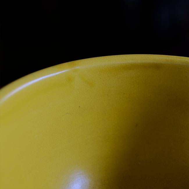 Yellow glazed kneading bowl