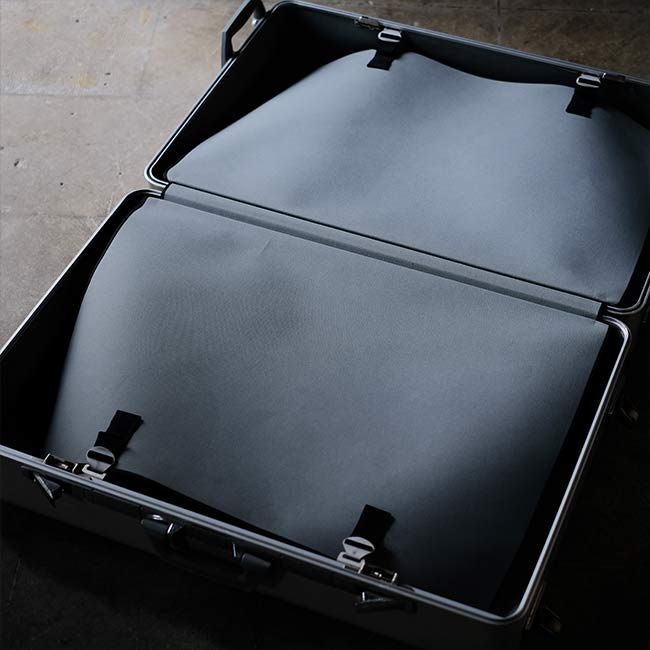 ZERO HALLIBURTON suitcase