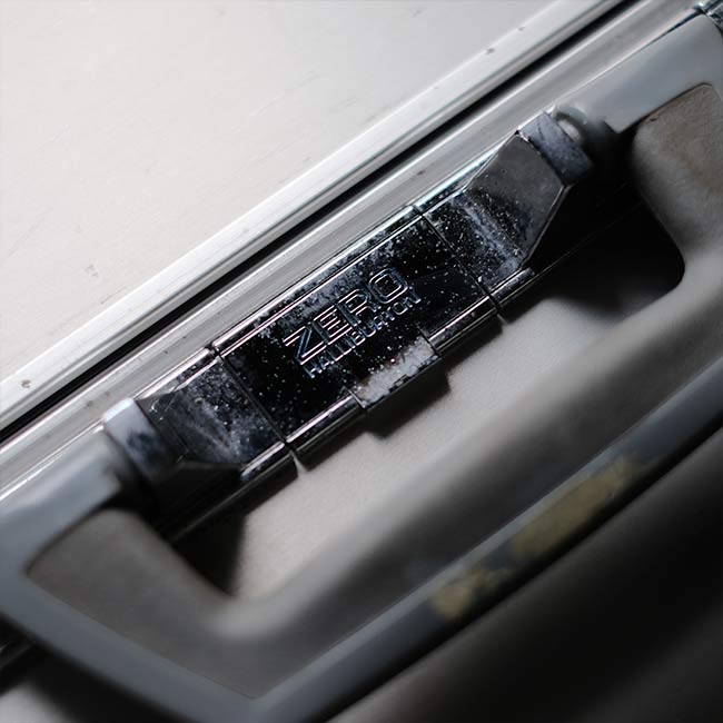 ZERO HALLIBURTON suitcase
