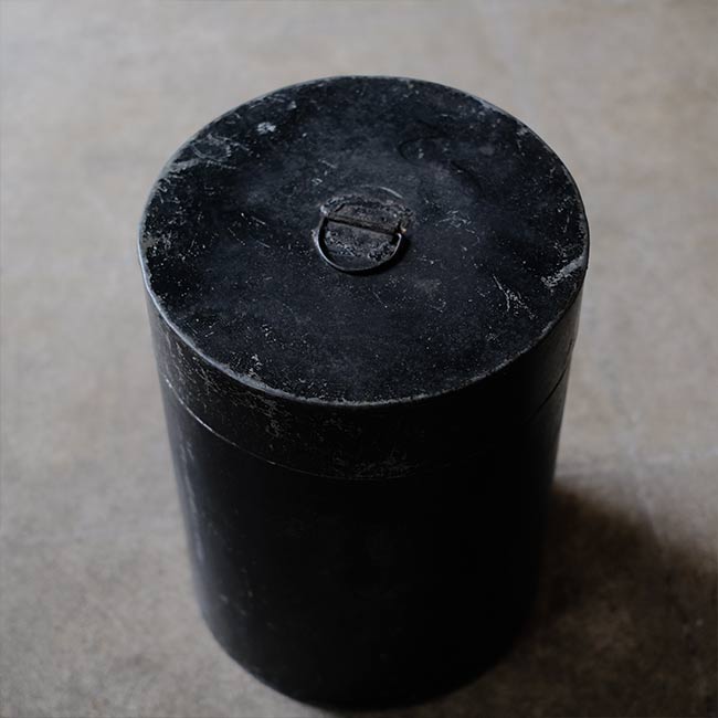 Black tin can